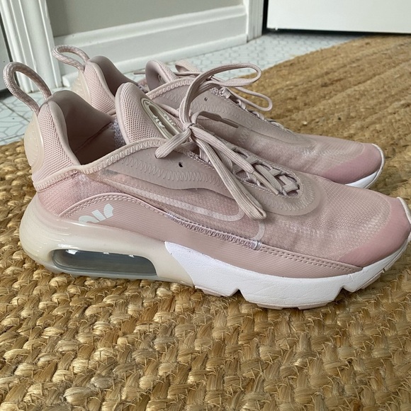 Nike Women’s Air Max 2090 Rose Color. Size 8.5 - Picture 5 of 9